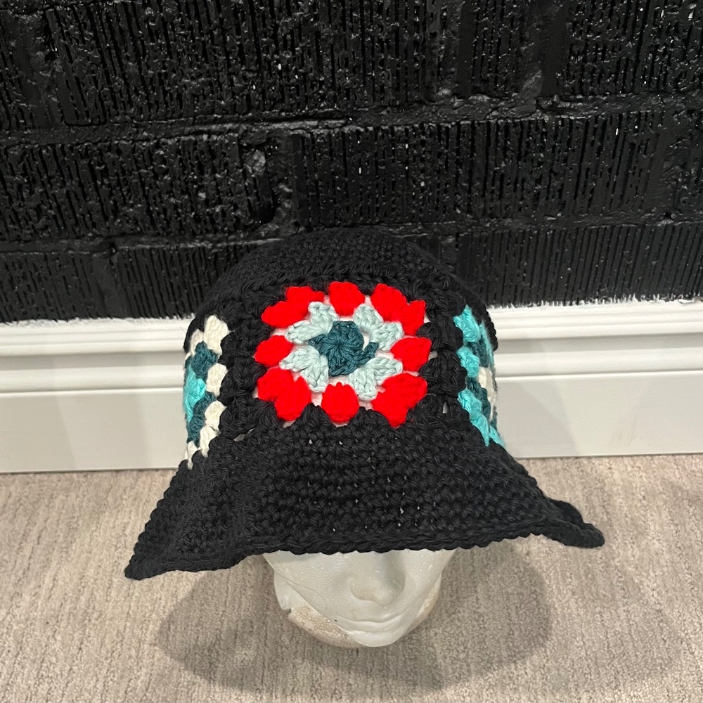 Crochet bucket hat